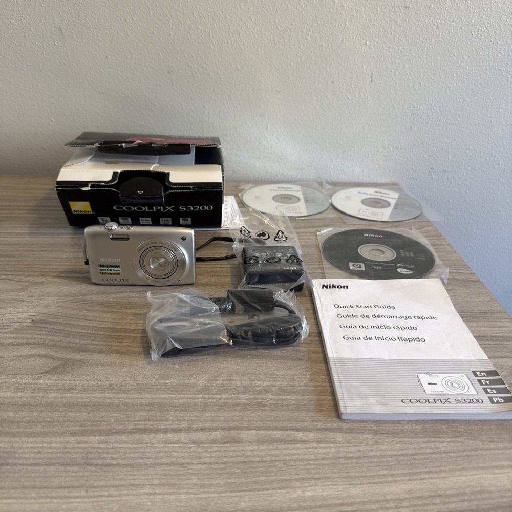 Nikon COOLPIX S3200 16.0MP Digital Camera Silver Optical Zoom Tested